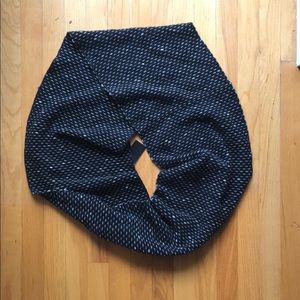 Black & White circle scarf